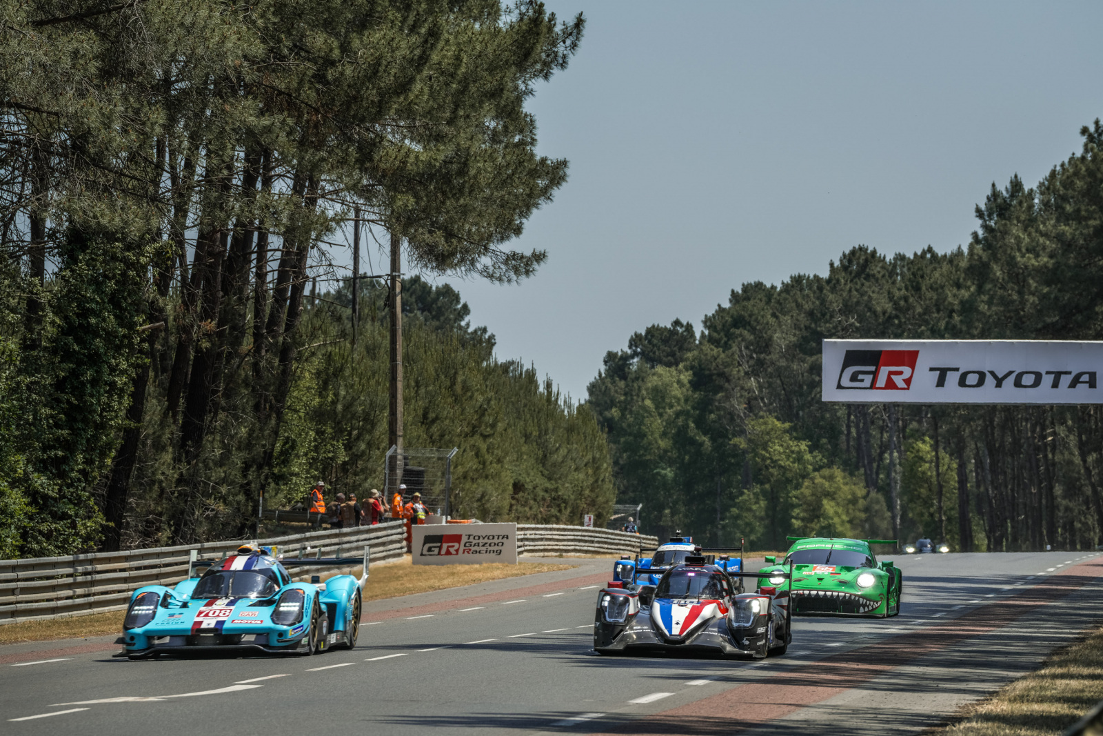 La première séance d'essais officiels de l'édition du Centenaire des 24 Heures du Mans s'est déroulée sous un chaud soleil.