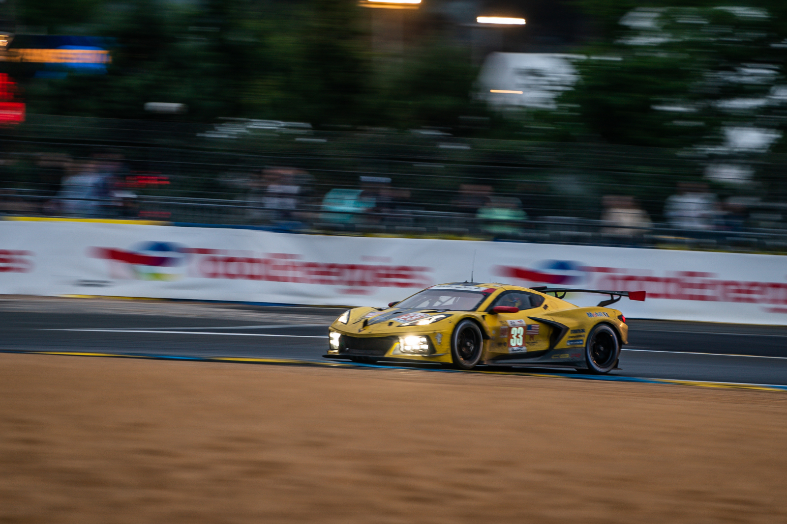 Favorite en LMGTE Am, la Corvette C8.R #33 peine à revenir sur la tête de sa catégorie.